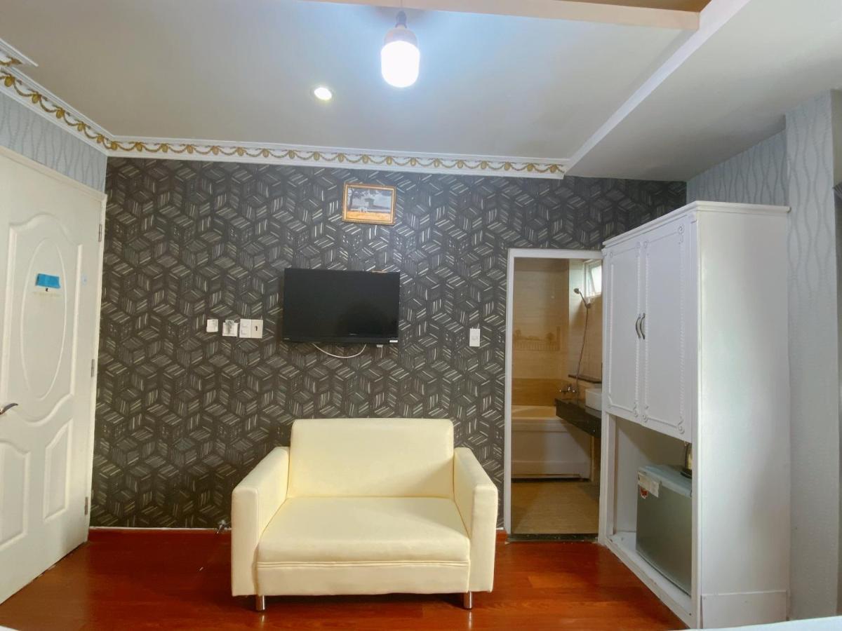 Crowne Bui Vien Hotel ホーチミン市 エクステリア 写真