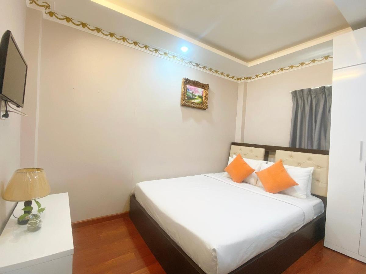 Crowne Bui Vien Hotel ホーチミン市 エクステリア 写真