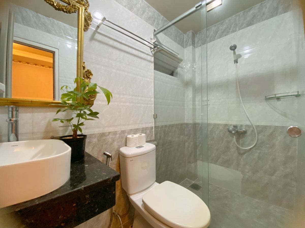 Crowne Bui Vien Hotel ホーチミン市 エクステリア 写真