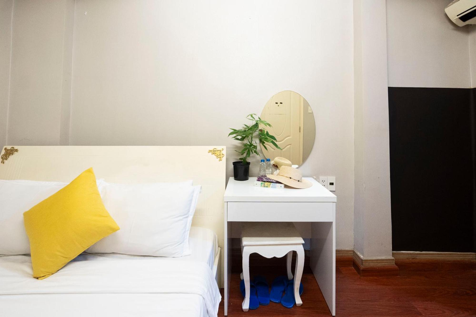 Crowne Bui Vien Hotel ホーチミン市 エクステリア 写真