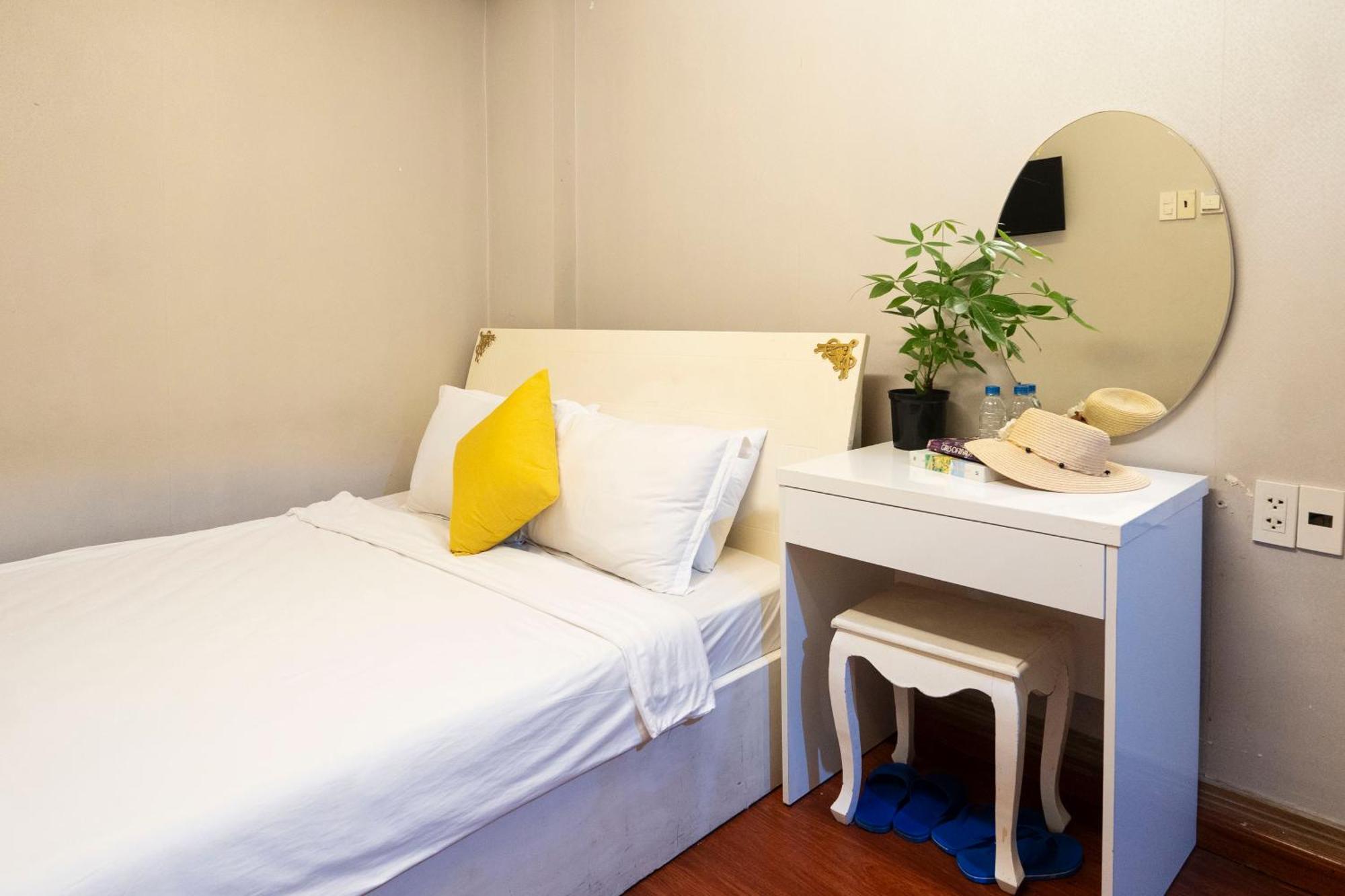 Crowne Bui Vien Hotel ホーチミン市 エクステリア 写真