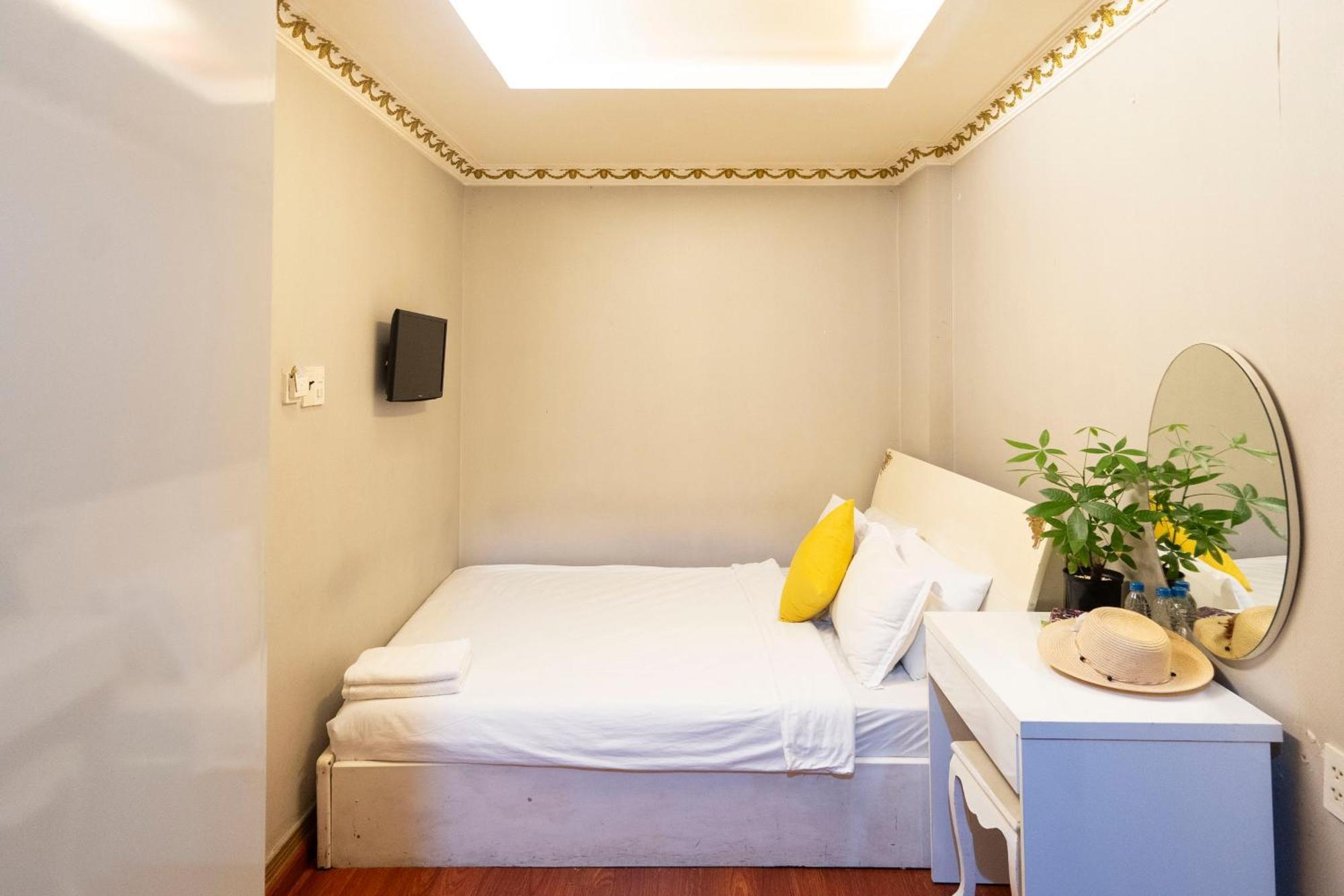 Crowne Bui Vien Hotel ホーチミン市 エクステリア 写真